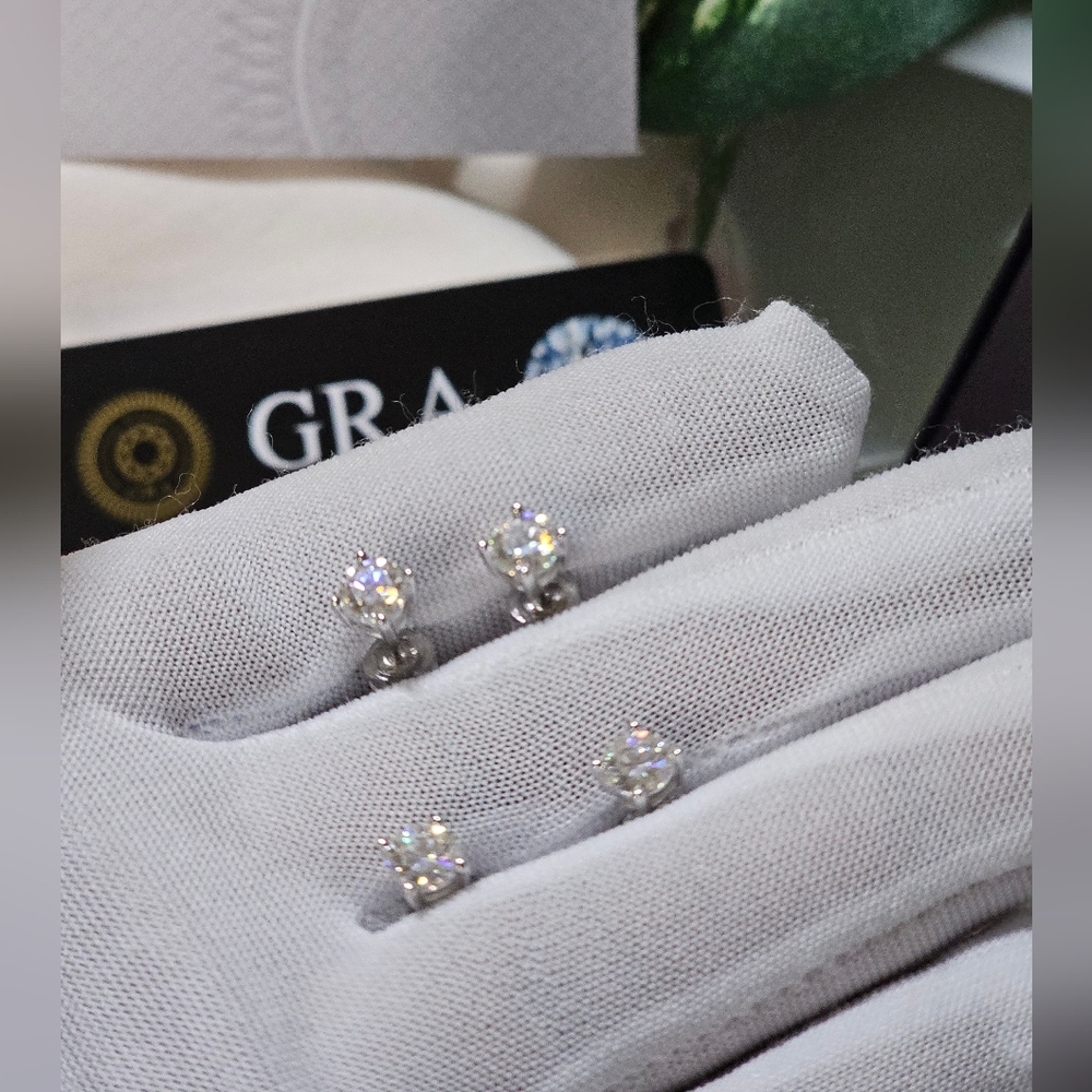 1 Pair Moissanite 0.5 Carat/GRA Certified Stud earrings - Picture 3 of 5